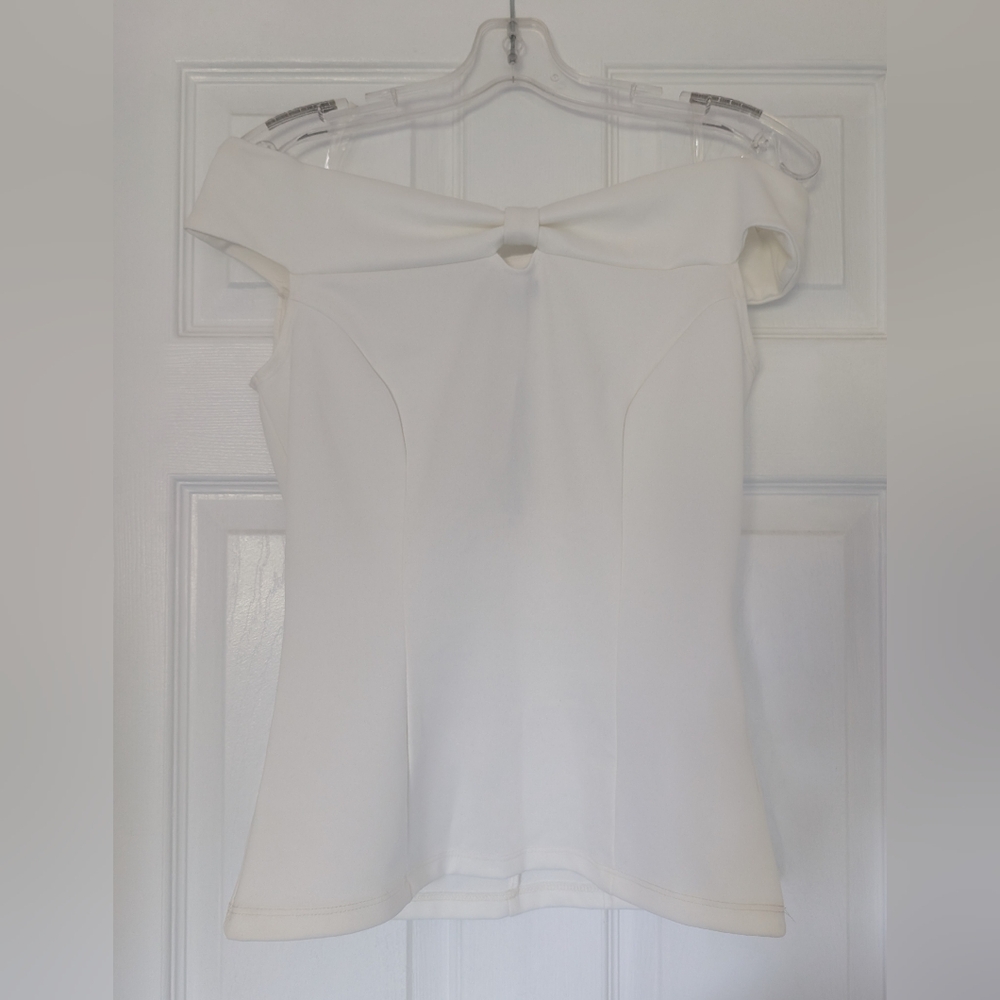 LAST CHANCE NWT Le Chateau White Off-Shoulder Blouse